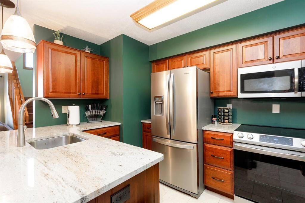 Relaxing 2Bedroom Townhome W/Playroom & Great View กาลีนา ภายนอก รูปภาพ