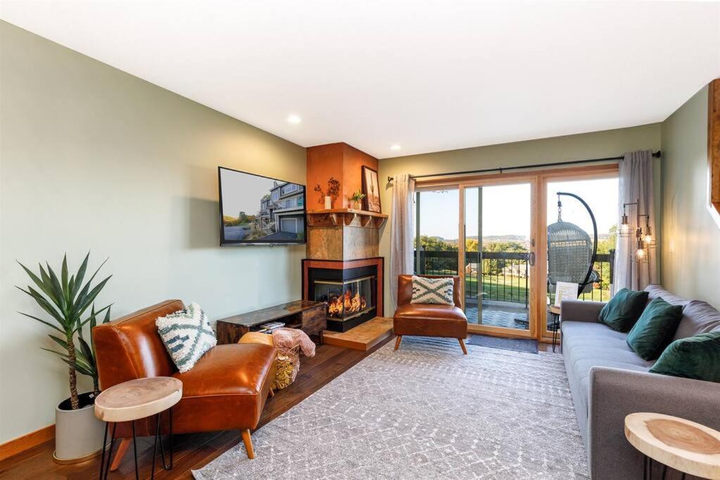 Relaxing 2Bedroom Townhome W/Playroom & Great View กาลีนา ภายนอก รูปภาพ